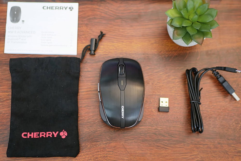Cherry MW 8 Advanced-odličan mali bežični miš sa jednim nedostatkom