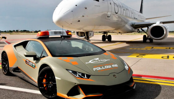 Lamborghini Huracan Evo je na aerodromu u Bolonji postao “Follow me” vozilo