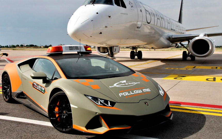 Lamborghini Huracan Evo je na aerodromu u Bolonji postao “Follow me” vozilo