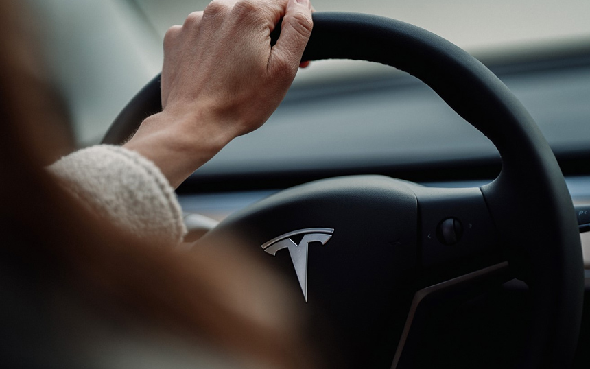 "Tesla" plaća 1,5 milion dolara zbog smanjenja kapaciteta baterije