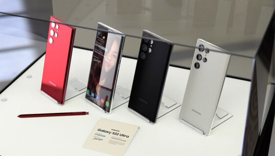 Samsung Galaxy S22 Ultra 3D render