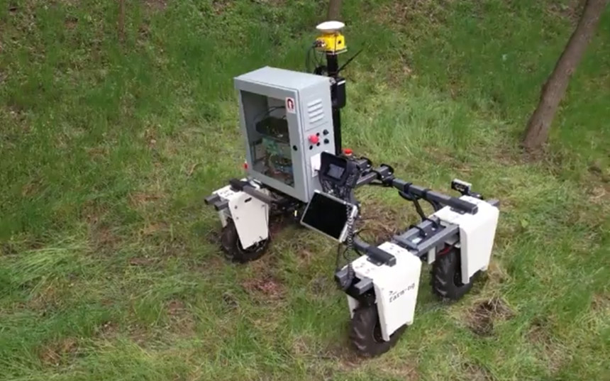 Autonomni robot je osmišljen tako da se kreće samostalno i sakuplja jaja