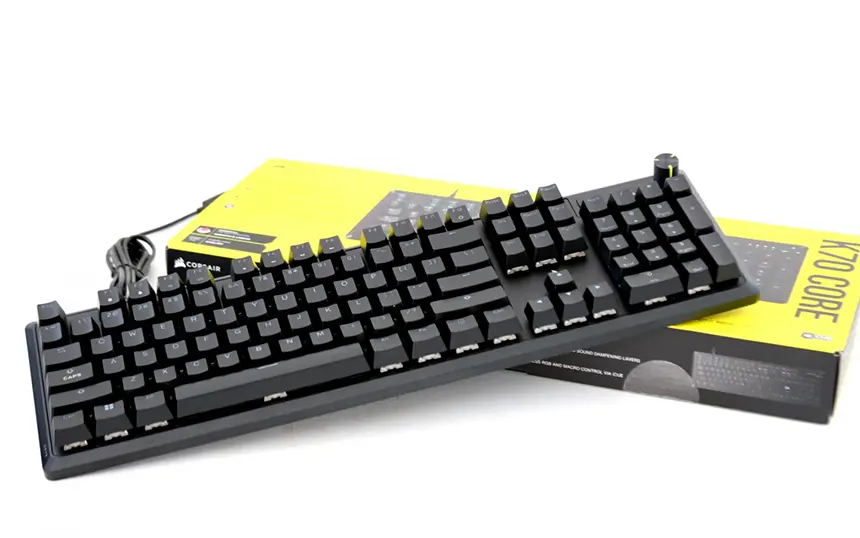 CORSAIR K70 CORE