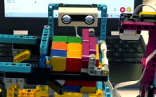 Tinejdžer razvio Lego robota koji rješava Rubikovu kocku (foto: screenshot / x)