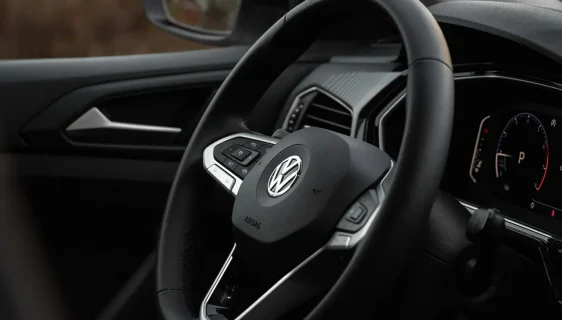 Volksvagen, VW (Foto: ilustracija, unsplash.com/@isakpetterssonfoto)