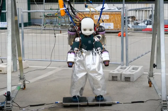 iRonCub3 - prvi humanoidni robot na svijetu koji može da leti