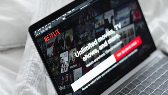 Netflix laptop (Foto: ilustracija, pixabay @yousafbhutta)