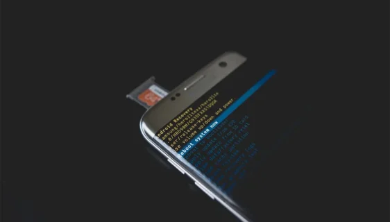 Android sistem reboot, restart, smartfon, telefon, android malware, android virus (Foto: ilustracija, Pexels by Kelvin Valerio)