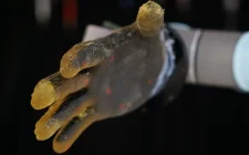 Revolucionarna elektronska koža mogla bi robotima i protezama dati ljudski dodir
