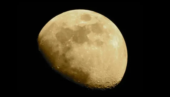 Misterija mjesečevog prašnjavog oreola riješena: temperaturne razlike krivac za neujednačen sjaj