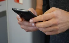 Kucanje poruke, pisanje na telefonu (Foto: ilustracija, Pixabay @Semevent)